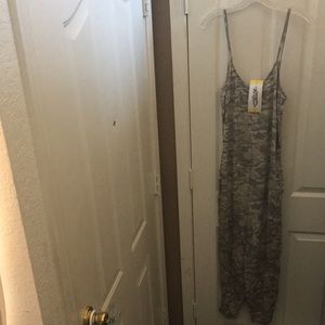 Ladies’ NWT honeydew Grey Camo Lounge Jumpsuit (S)